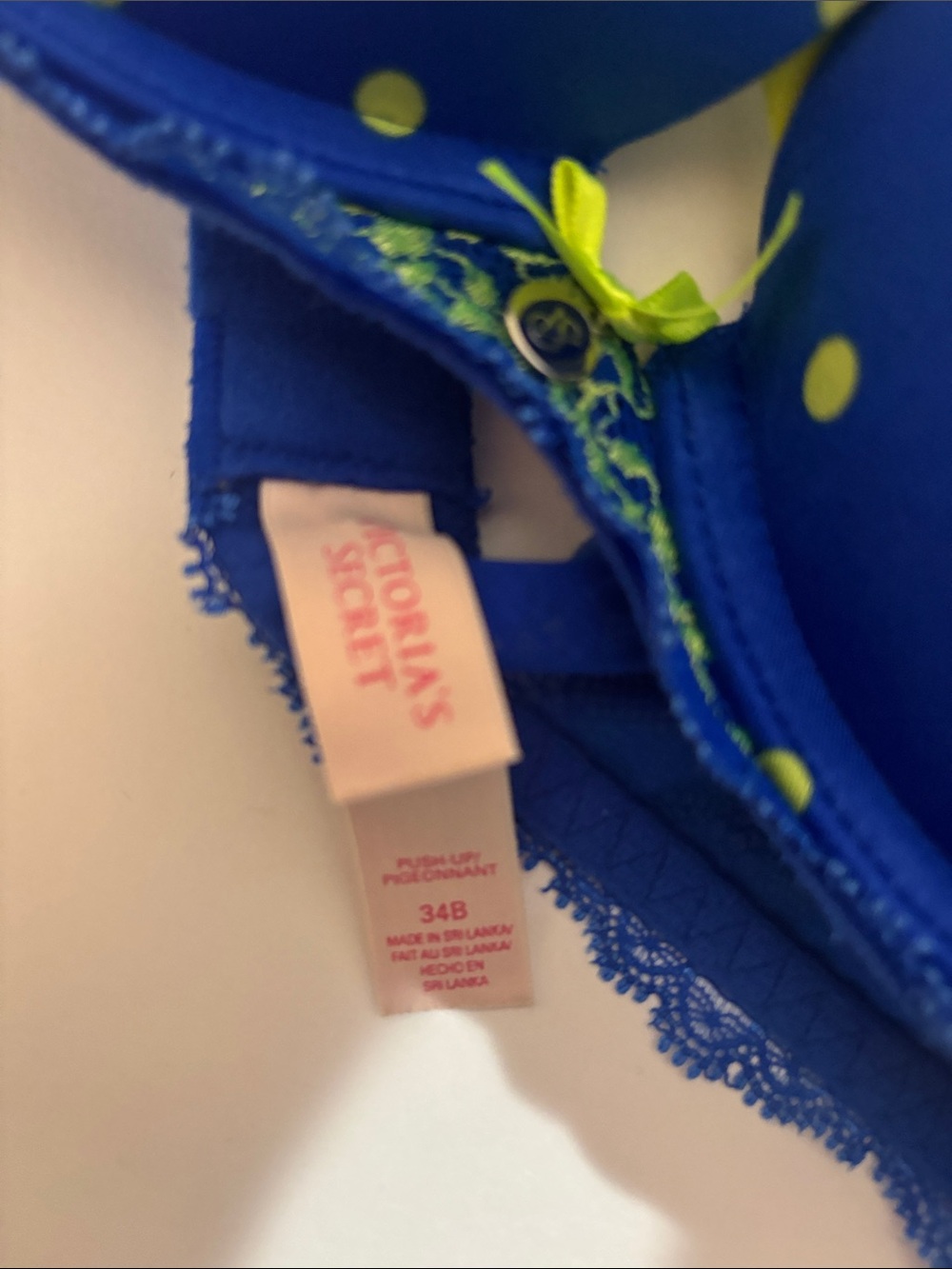 Victoria’s Secret Push Up Bra 34B - Picture 3 of 3